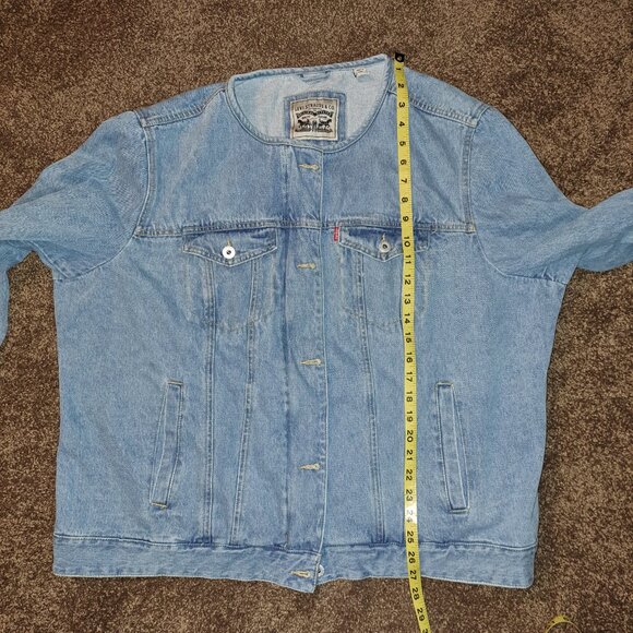 Levi Strauss &CO. Light-Wash Collarless,  Denim Trucker Jacket - Picture 4 of 14